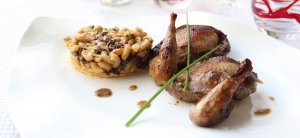 Pigeon ramier en deux cuissons, tarte fine aux morilles et coquillettes