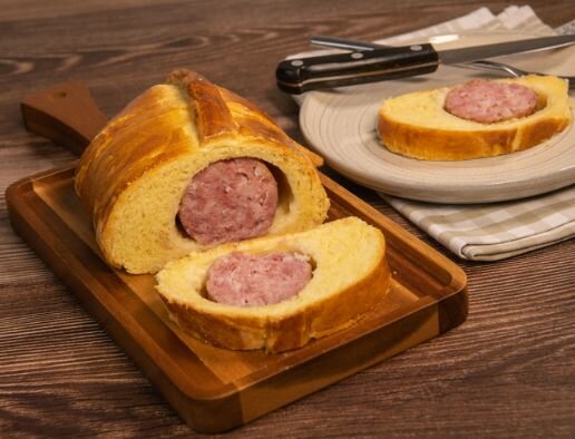 Saucisse de Morteau briochee Saucisse de Morteau briochee